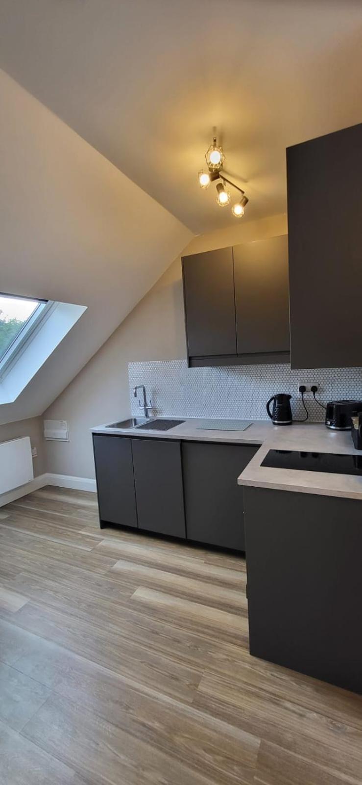 Sands House - Luxury Modern Studios With Secure Parking In Epsom, Surrey Zimmer foto